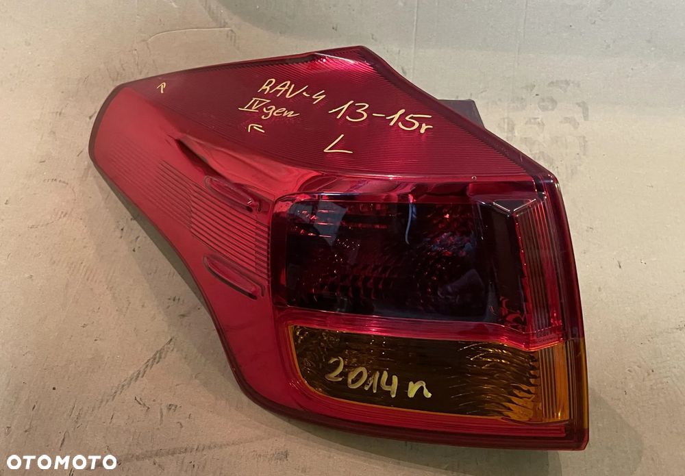 Lampa Toyota Rav-4 IV gen 13-15r. lewa lewy tył OE