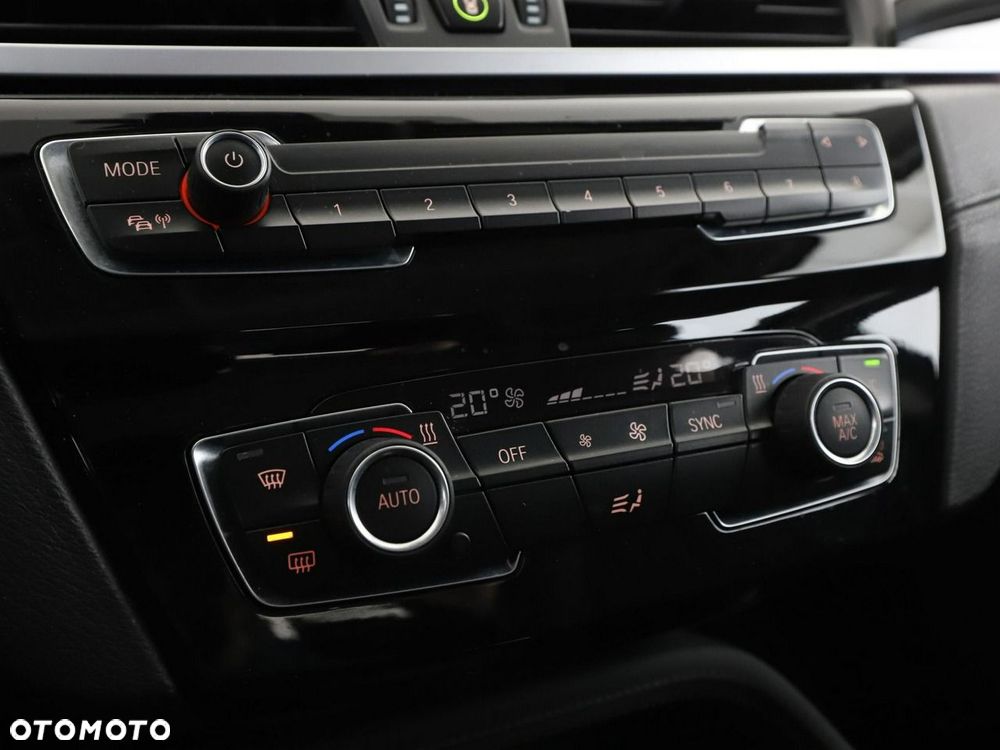 BMW X1 sDrive18d xLine - 28