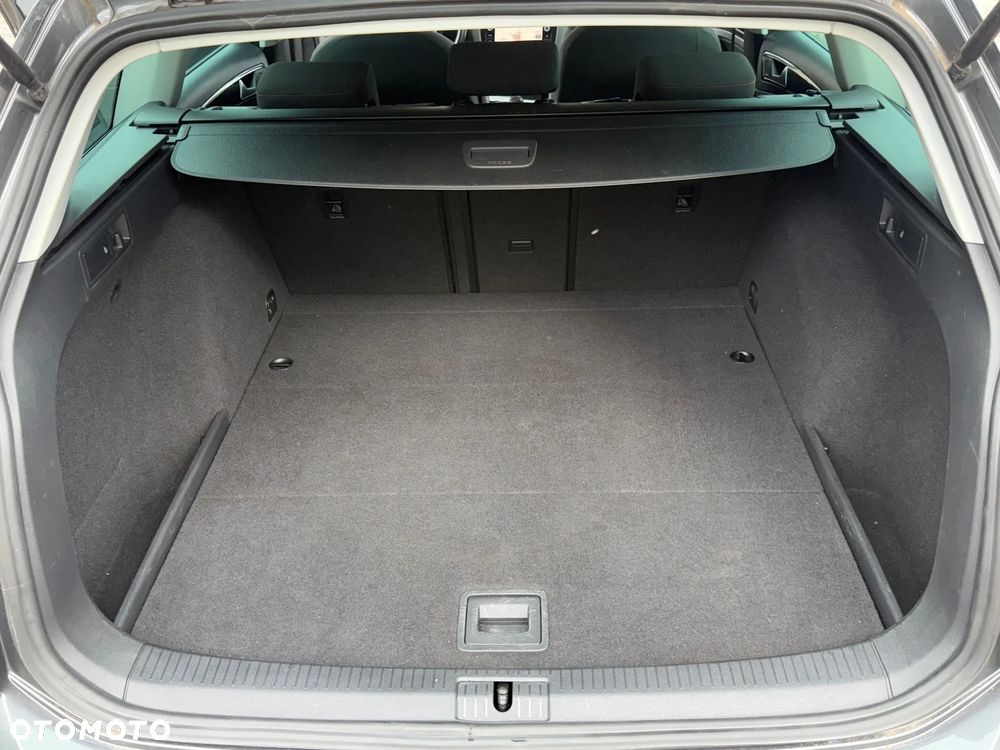 Volkswagen Golf 2.0 TDI DSG Sound - 27