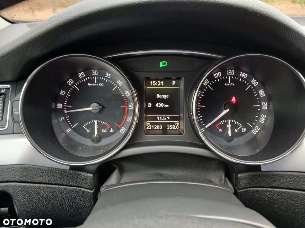 Skoda Superb 2.0 TDI 4x4 DSG FAMILY - 11