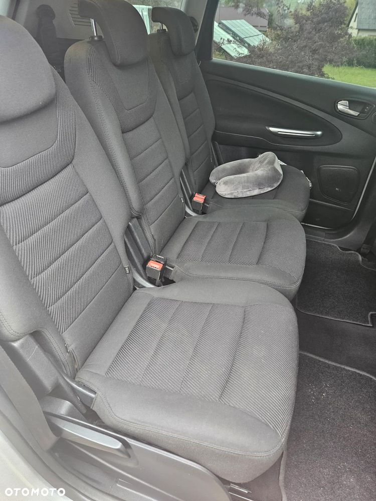 Ford S-Max - 16