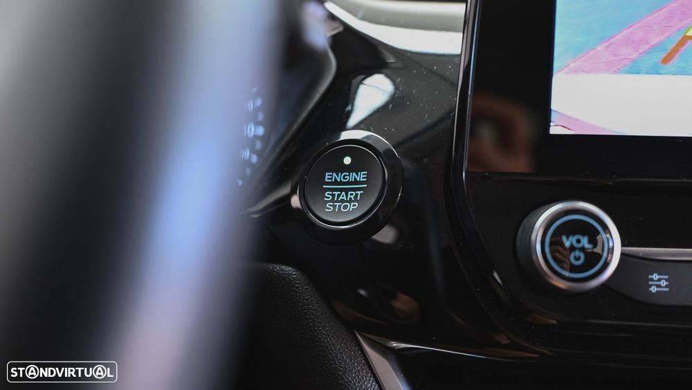 Ford Fiesta 1.1 S&S TITANIUM - 29