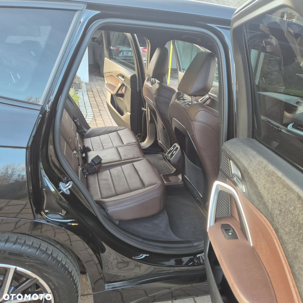 BMW iX1 xDrive30 M Sportpaket - 15