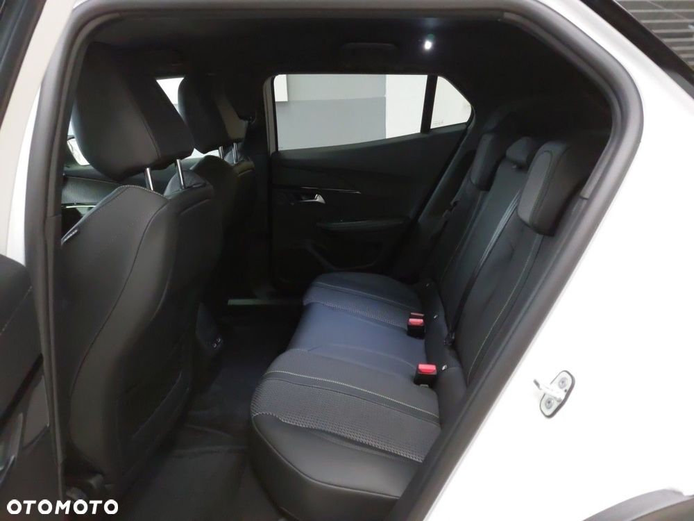 Peugeot 2008 e-2008 GT - 11