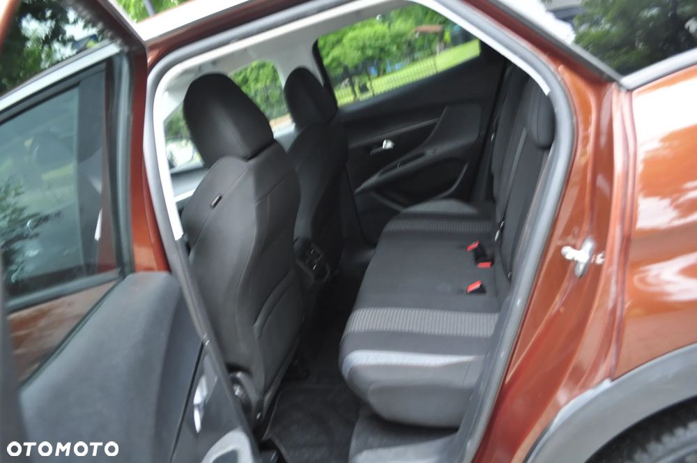Peugeot 3008 1.6 BlueHDi Allure S&S EAT6 - 10