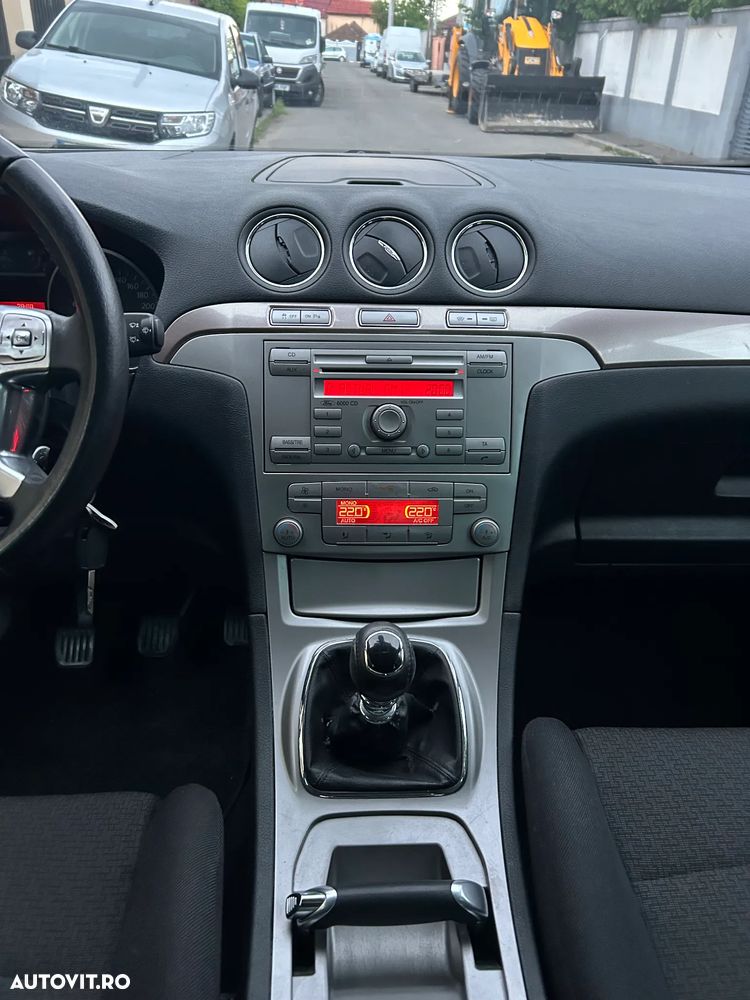Ford S-Max - 9