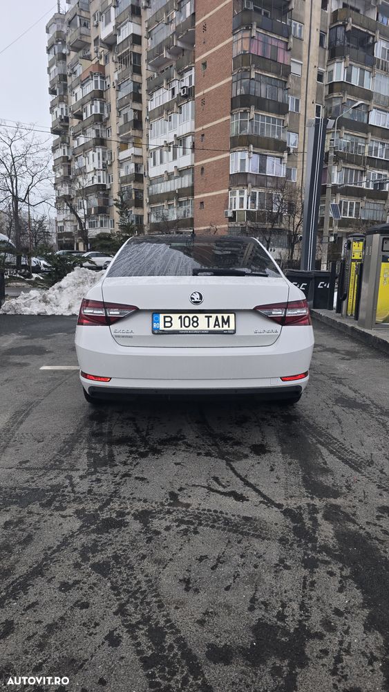 Skoda Superb 2.0 TDI DSG Ambition - 5