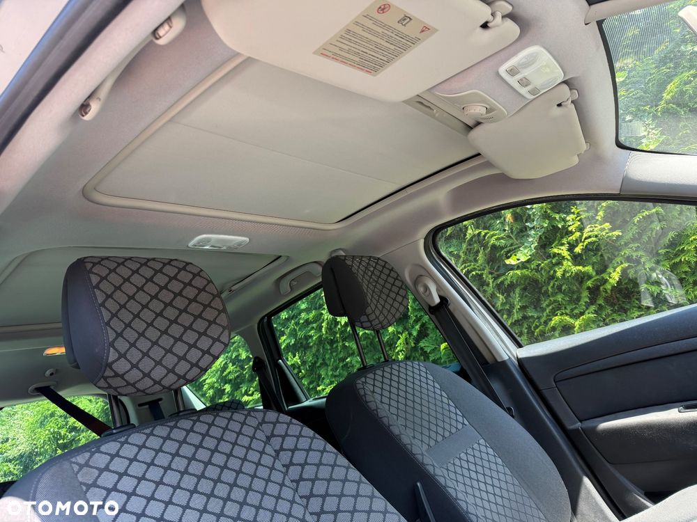 Renault Grand Scenic - 11