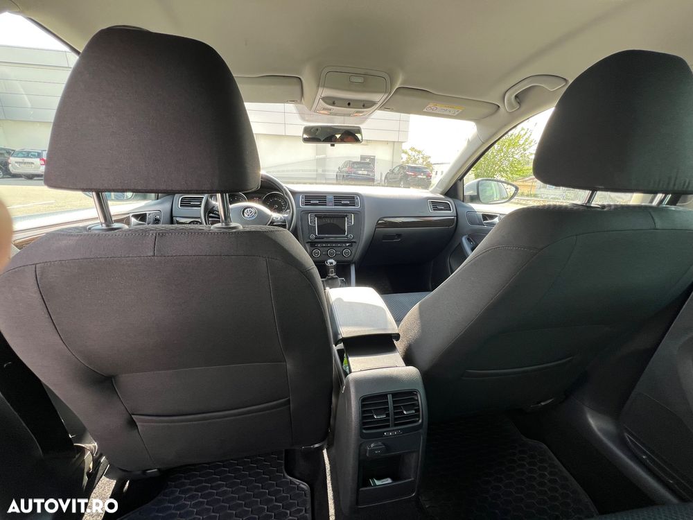 Volkswagen Jetta 1.2 TSI Comfortline - 9