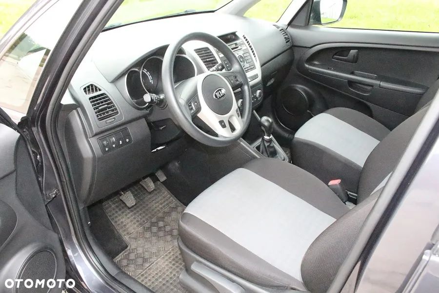 Kia Venga 1.6 M - 10