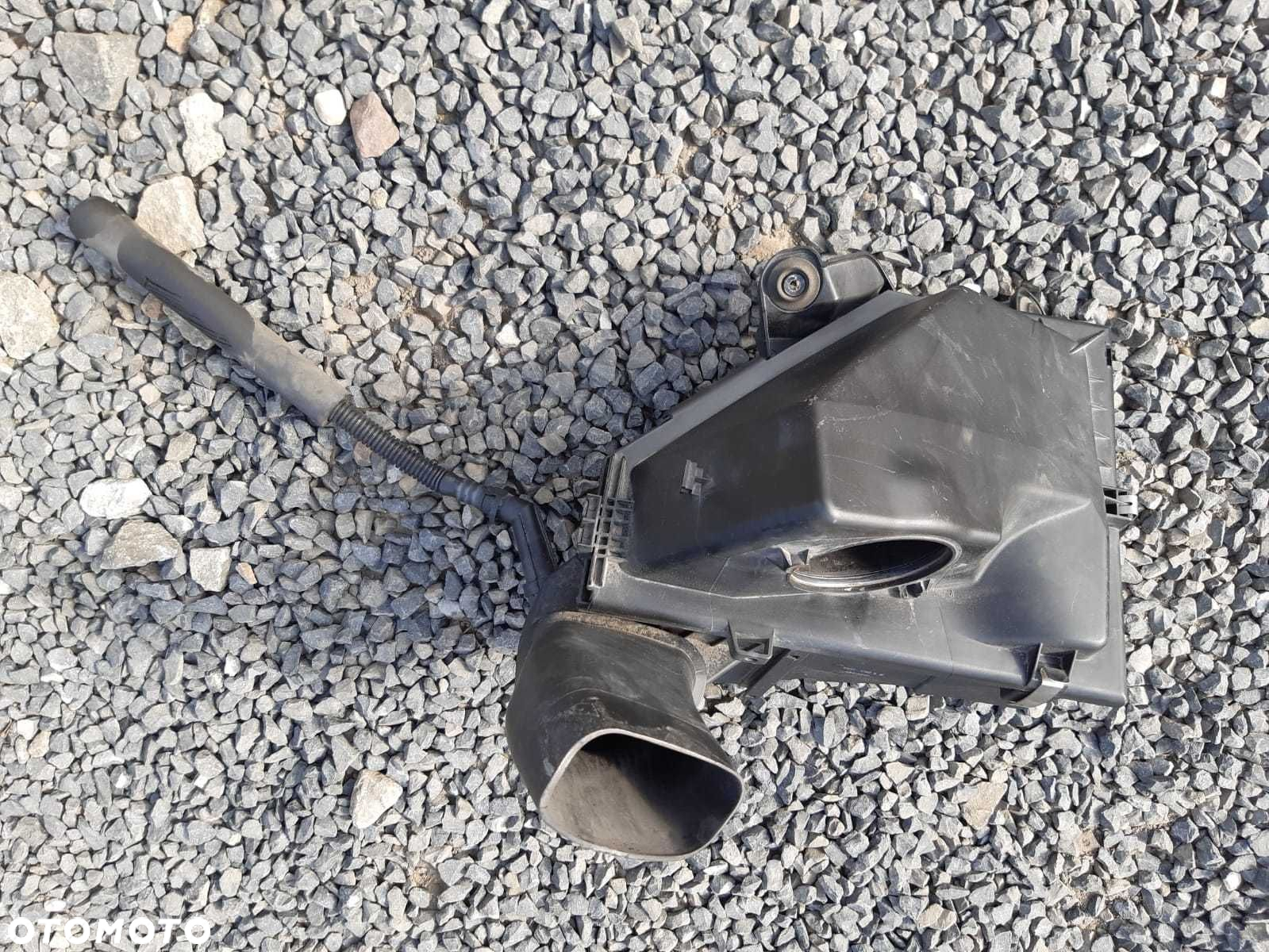 Obudowa filtra powietrza BMW E87 E90 LIFT 177 diesel N47 318d 320d - 3