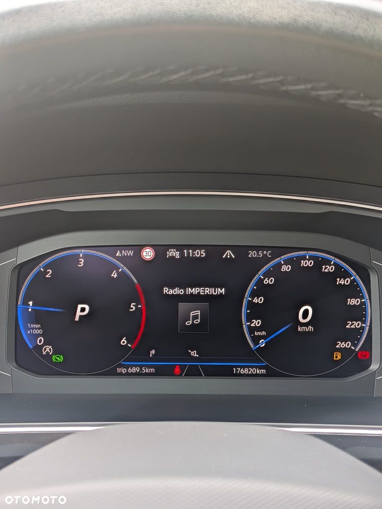 Volkswagen Tiguan 2.0 TDI SCR 4MotION DSG R-Line - 23