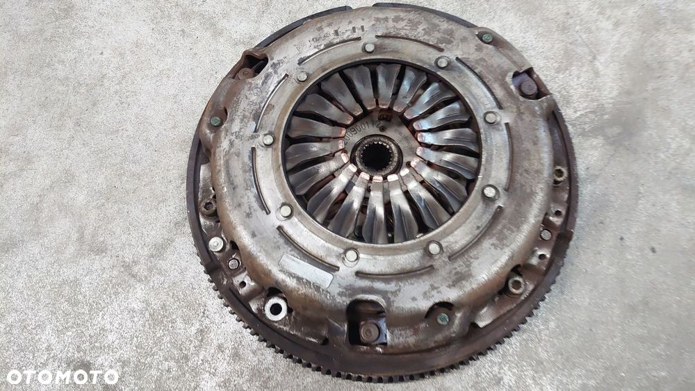 KOŁO ZAMACHOWE SPRZĘGŁO KOMPLET MASTER TRAFIC 2.5 DCI VIVARO MOV 8200509932