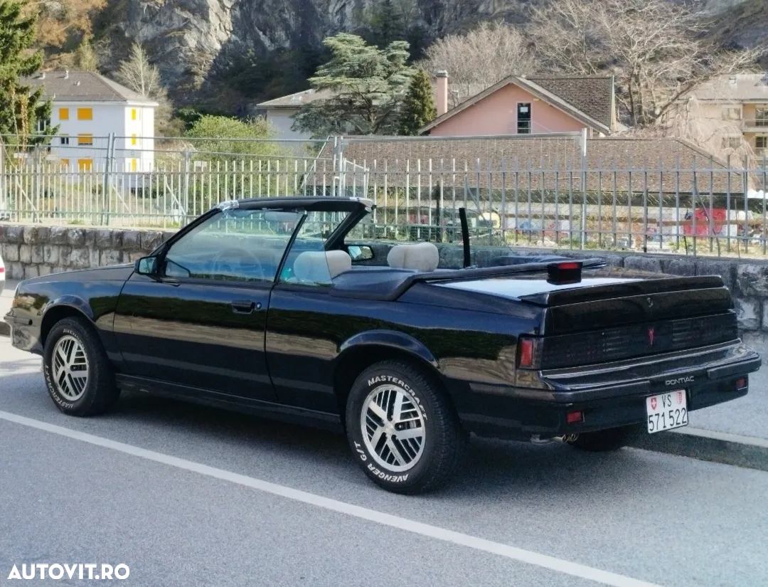 Pontiac Sunbird - 21