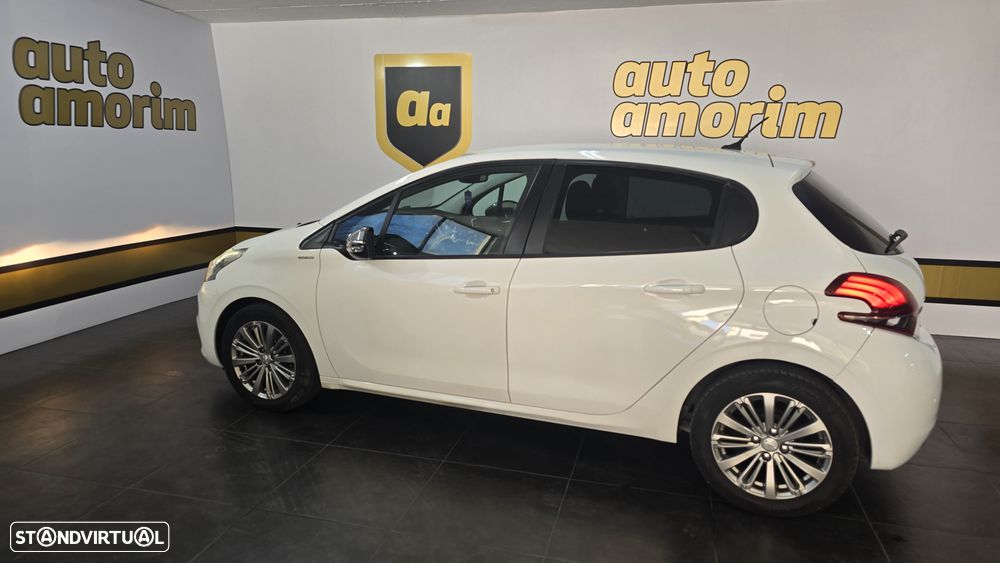 Peugeot 208 1.6 BlueHDi Style - 11
