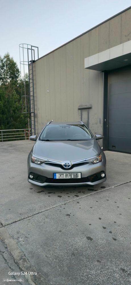 Toyota Auris Touring Sports 1.8 HSD Square Collection - 1