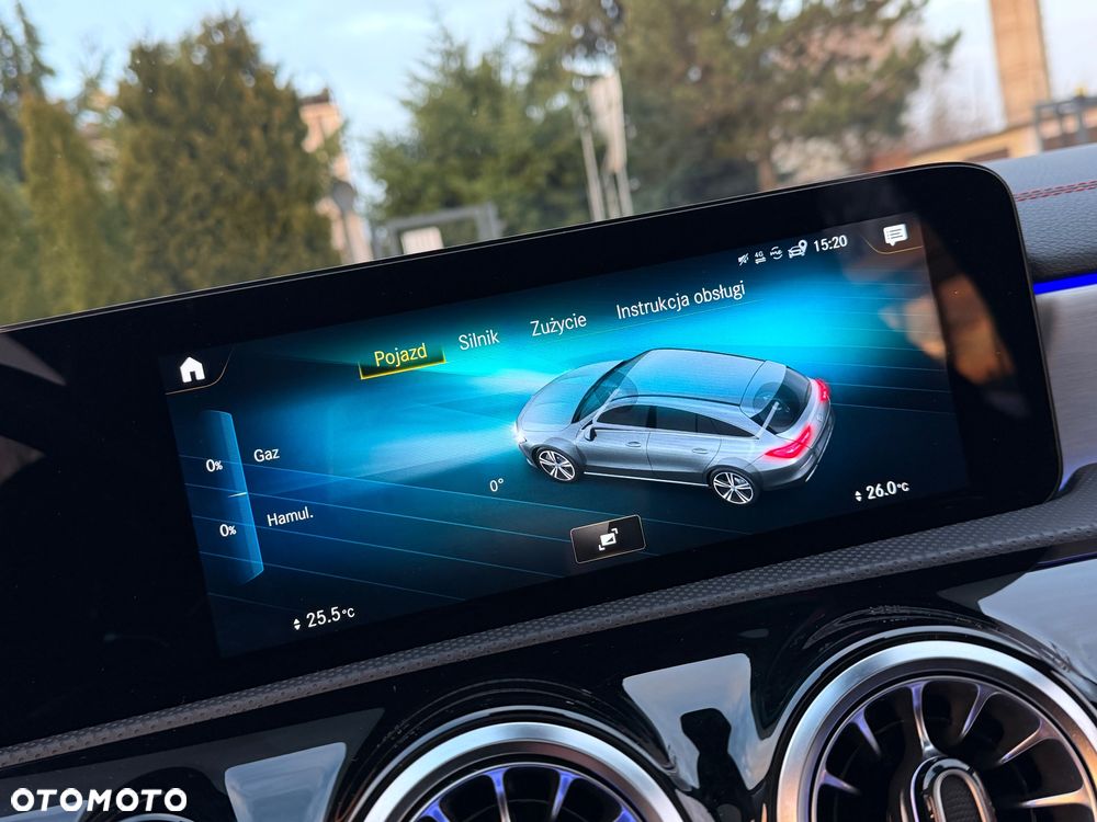 Mercedes-Benz CLA 200 7G-DCT AMG Line - 33