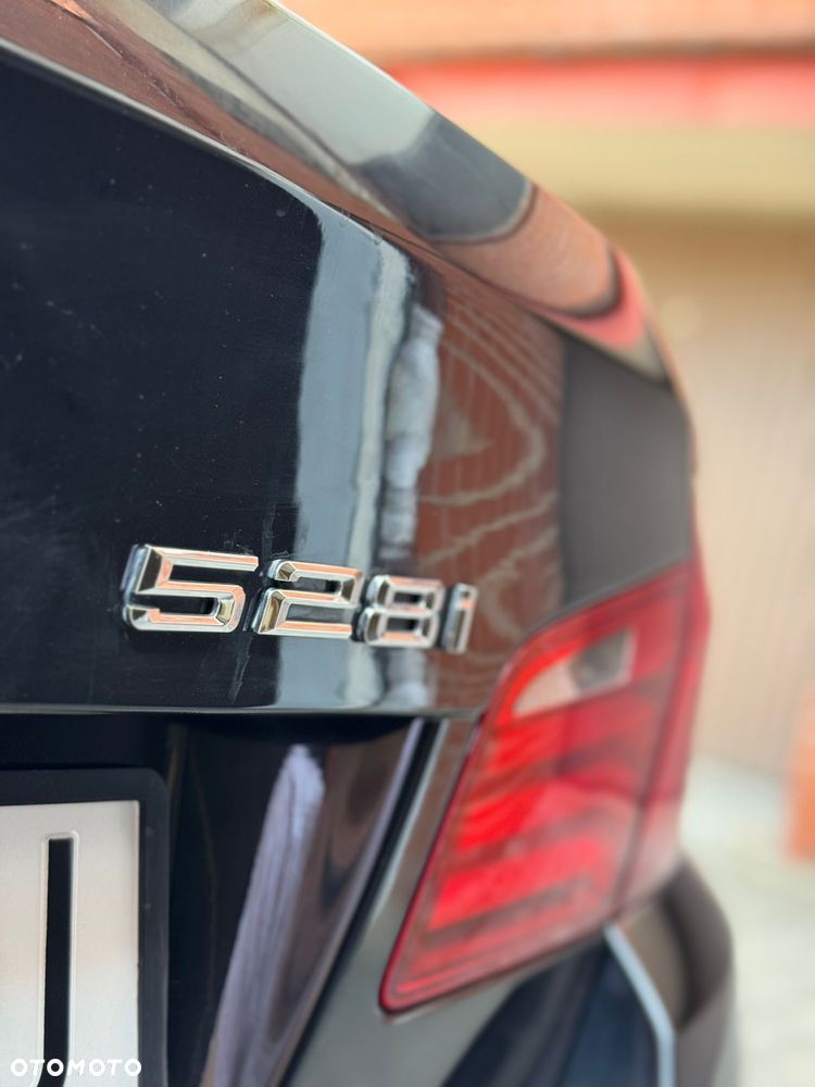 BMW Seria 5 528i xDrive - 36