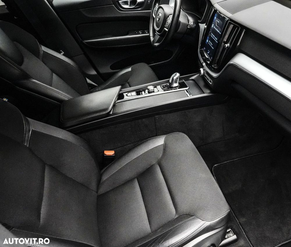 Volvo XC 60 T8 Twin Engine AWD Momentum Pro - 14