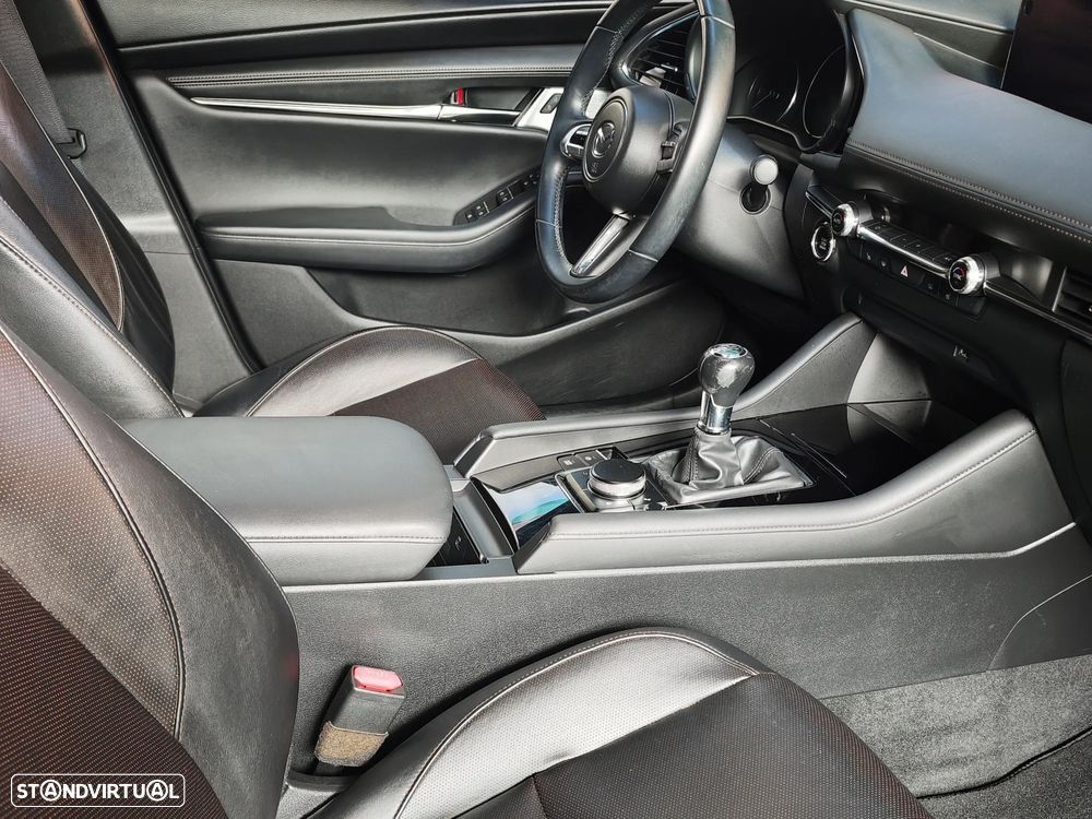 Mazda 3 Hatchback - 11