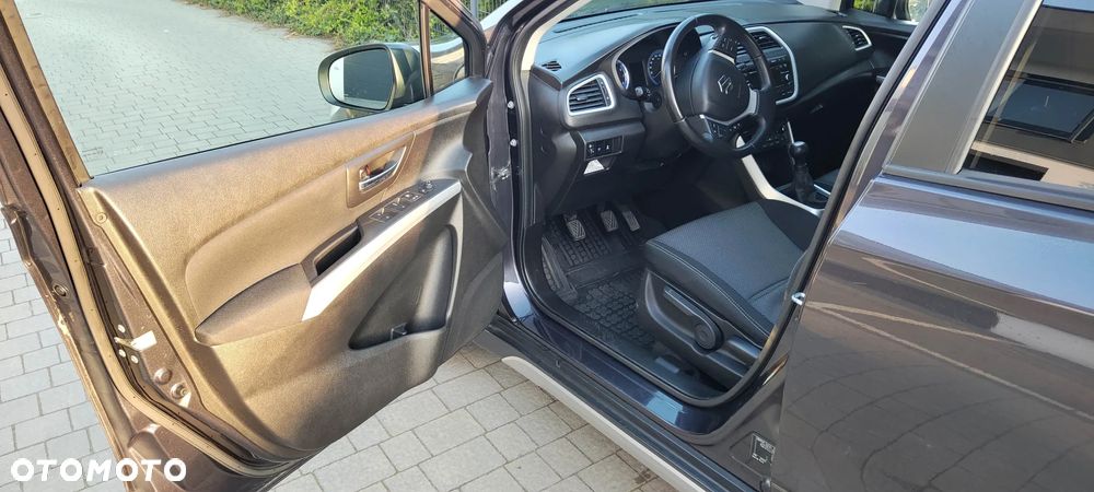 Suzuki SX4 1.6 Comfort Plus - 7