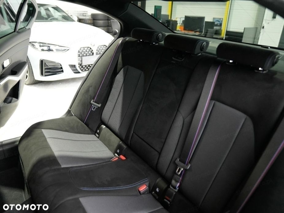BMW Seria 3 320d xDrive mHEV M Sport - 16