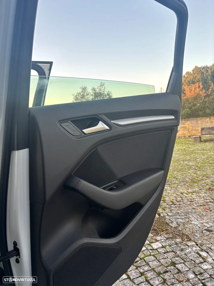 Audi A3 Sportback 1.6 TDI Advance Ultra - 21