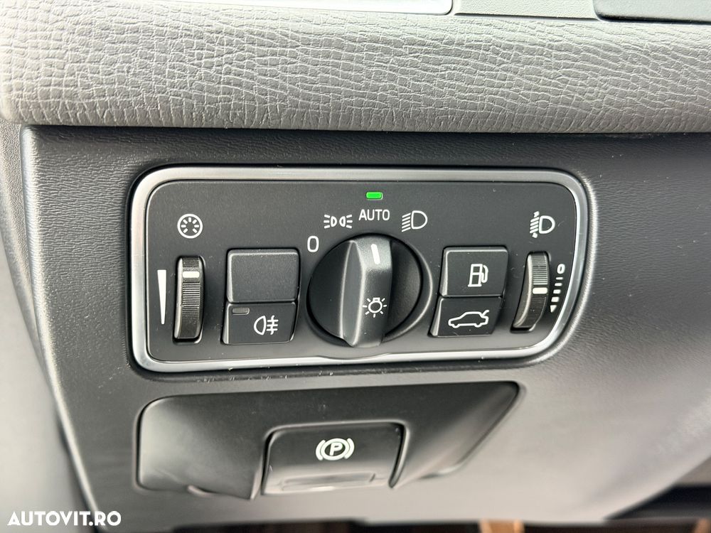 Volvo XC 60 D4 Momentum - 9