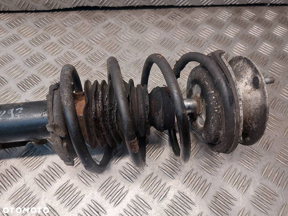 AMORTYZATOR SPRĘŻYNA ZWROTNICA LEWY PRZÓD BMW E87 118d 6786023 - 2