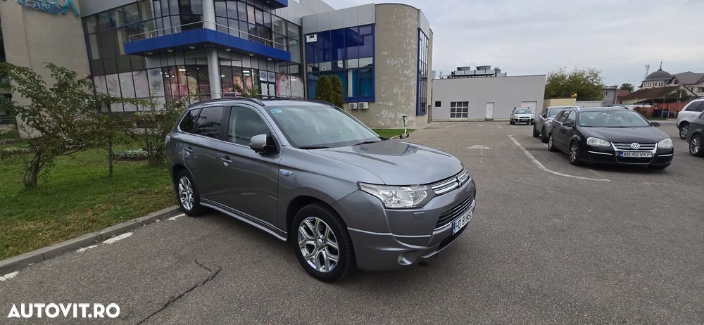 Mitsubishi Outlander - 4