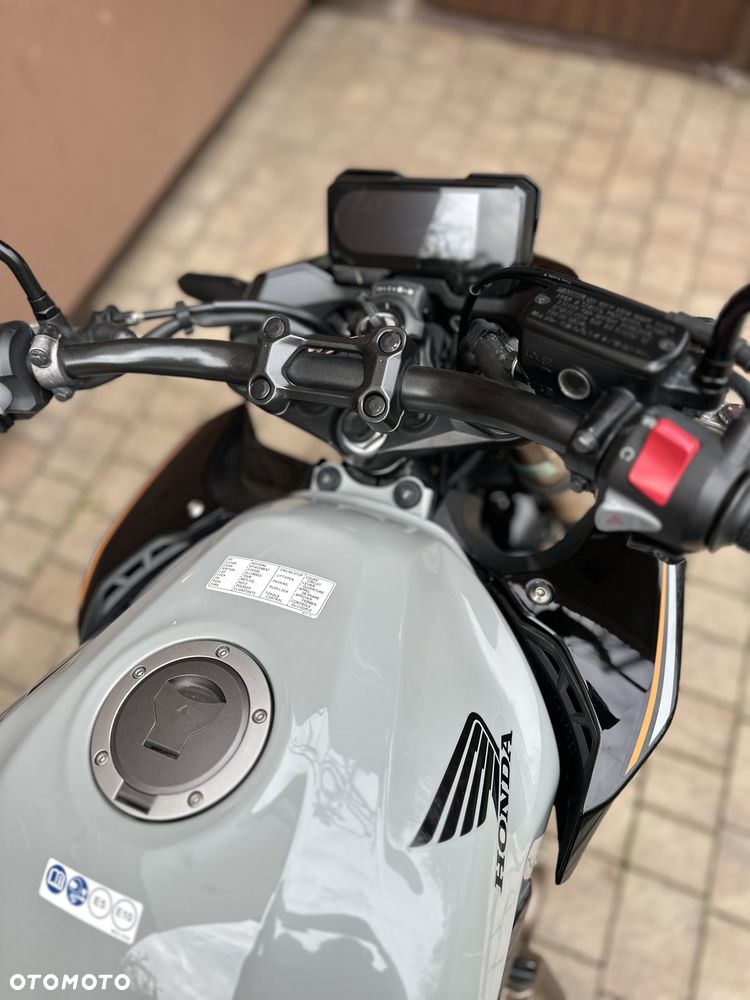 Honda CB - 10