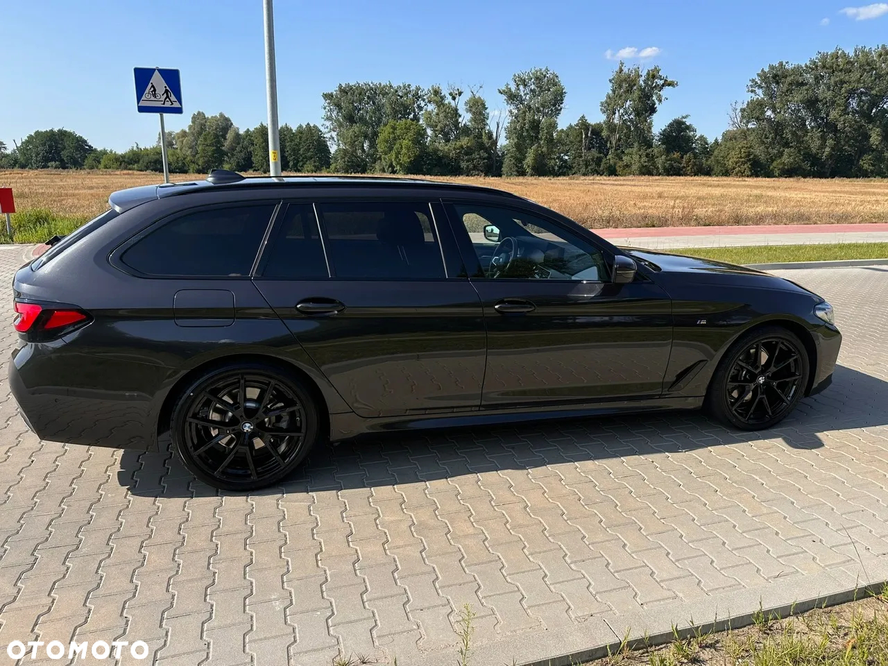 BMW Seria 5 520d xDrive Touring M Sport Edition - 9