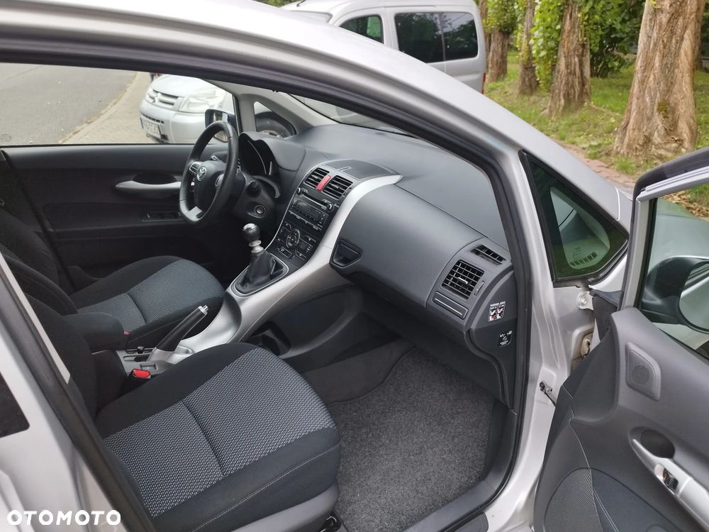 Toyota Auris 1.33 VVT-i Terra - 22