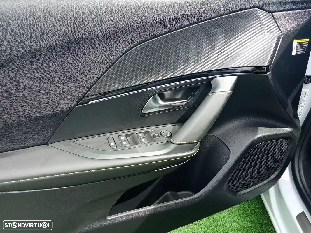 Peugeot e-2008 54 kWh GT - 8