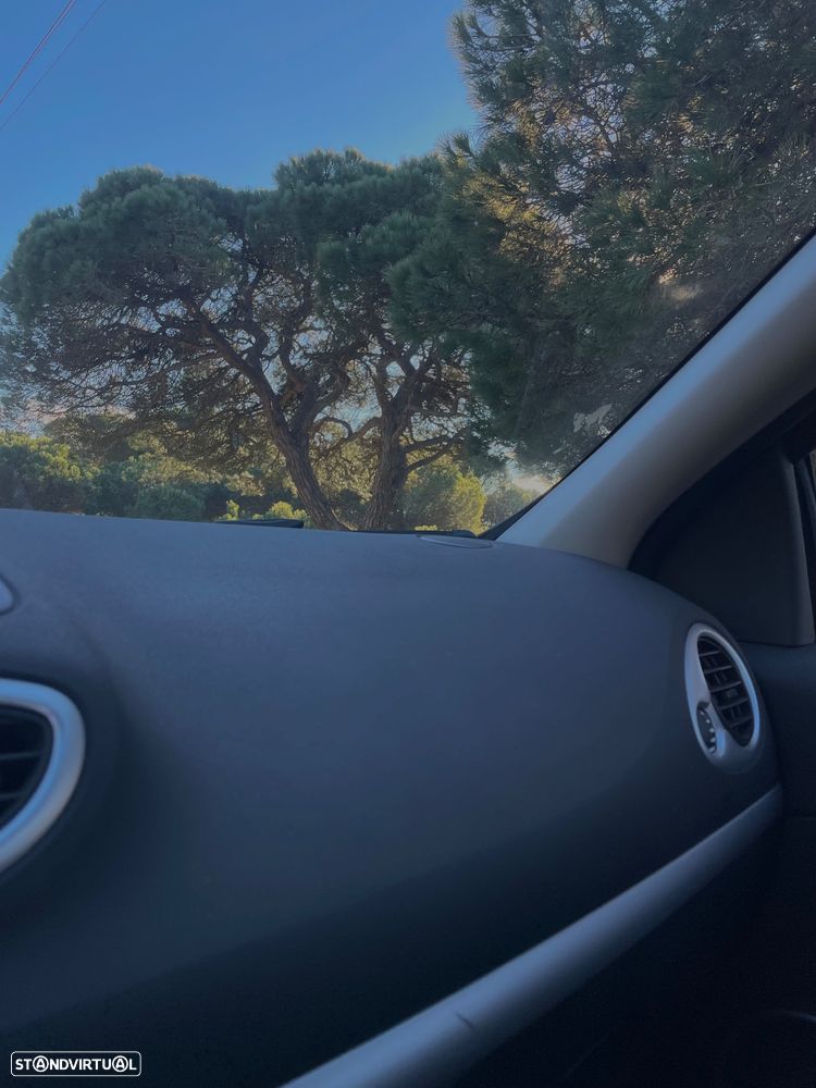 Renault Clio 1.2 16V Dynamique - 10