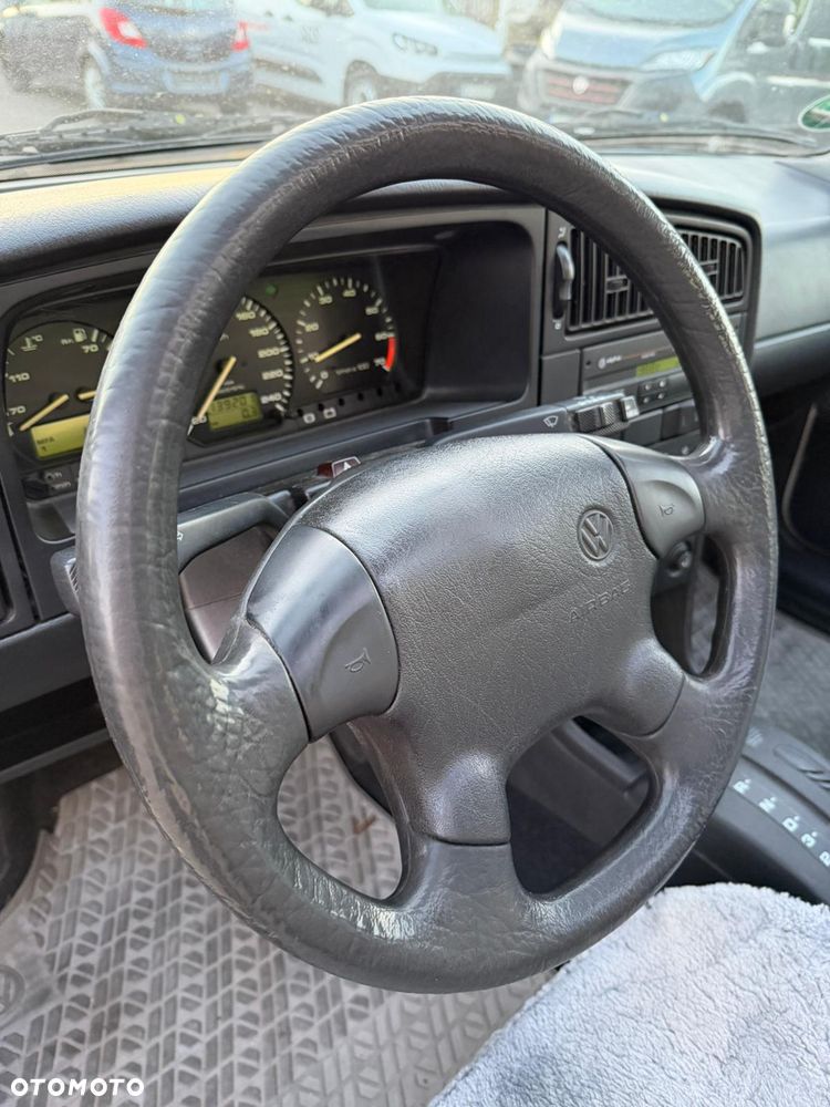 Volkswagen Passat - 17