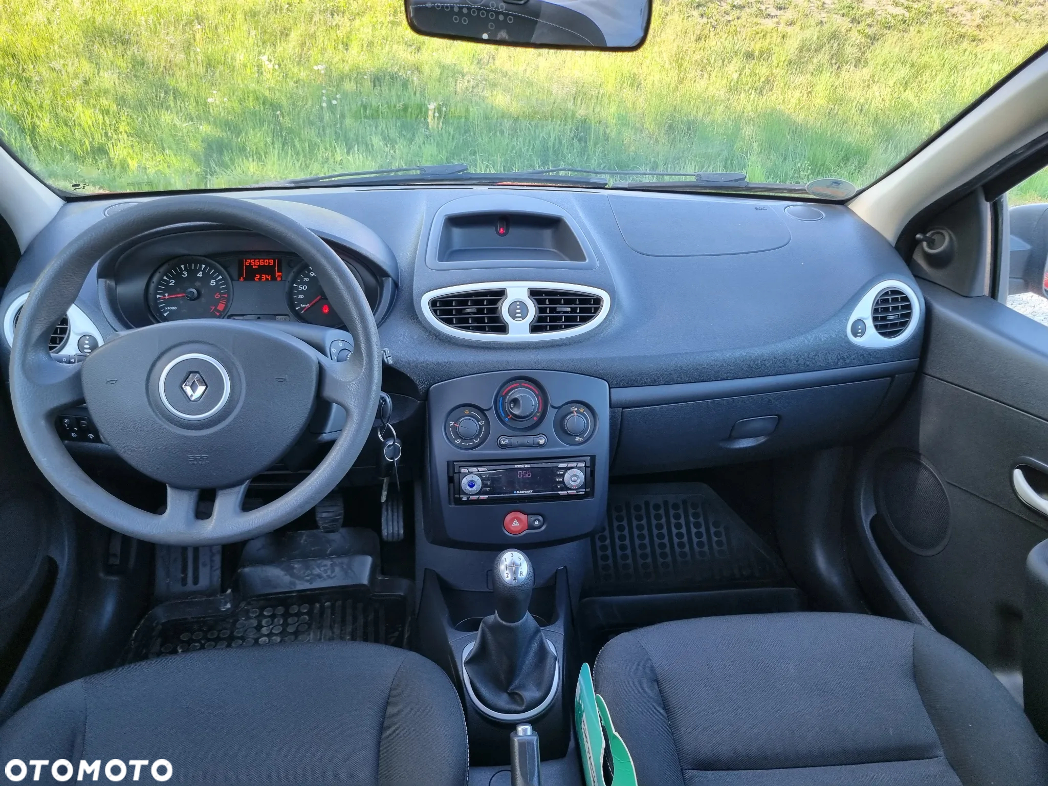 Renault Clio 1.2 16V 75 Yahoo - 18