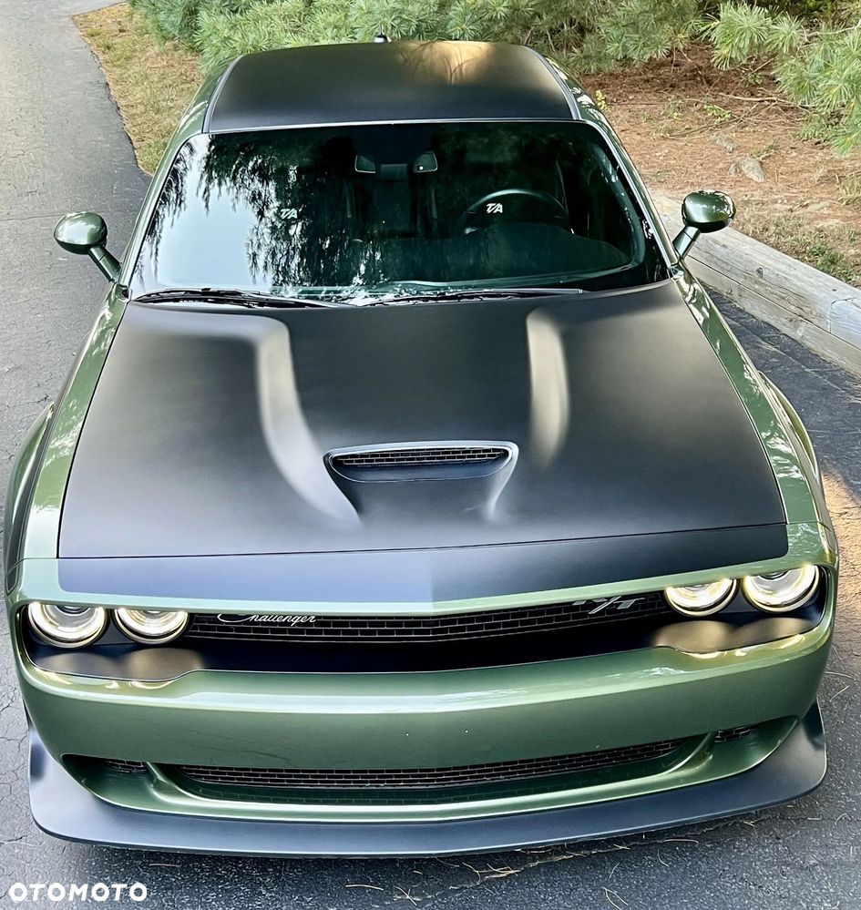 Dodge Challenger - 13