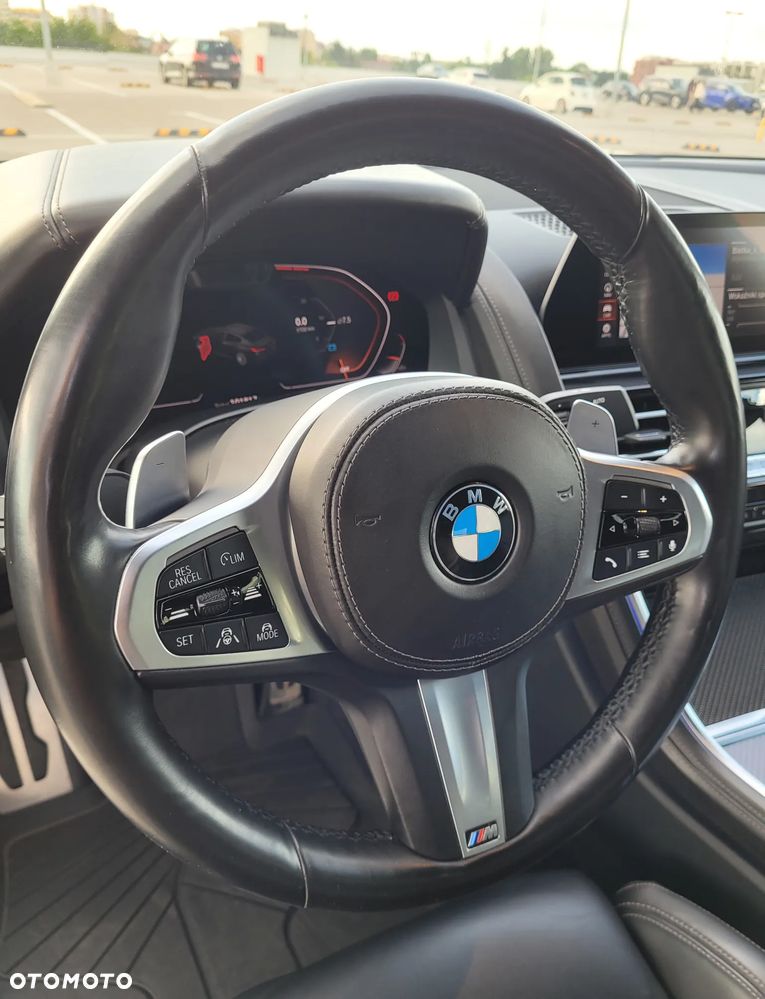 BMW Seria 8 - 26