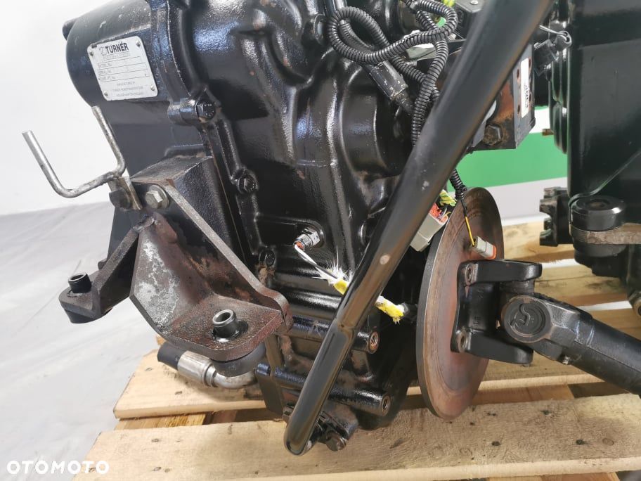 Przekładnia John Deere 3215 {Manual Turner COM-T4 2030} - 12