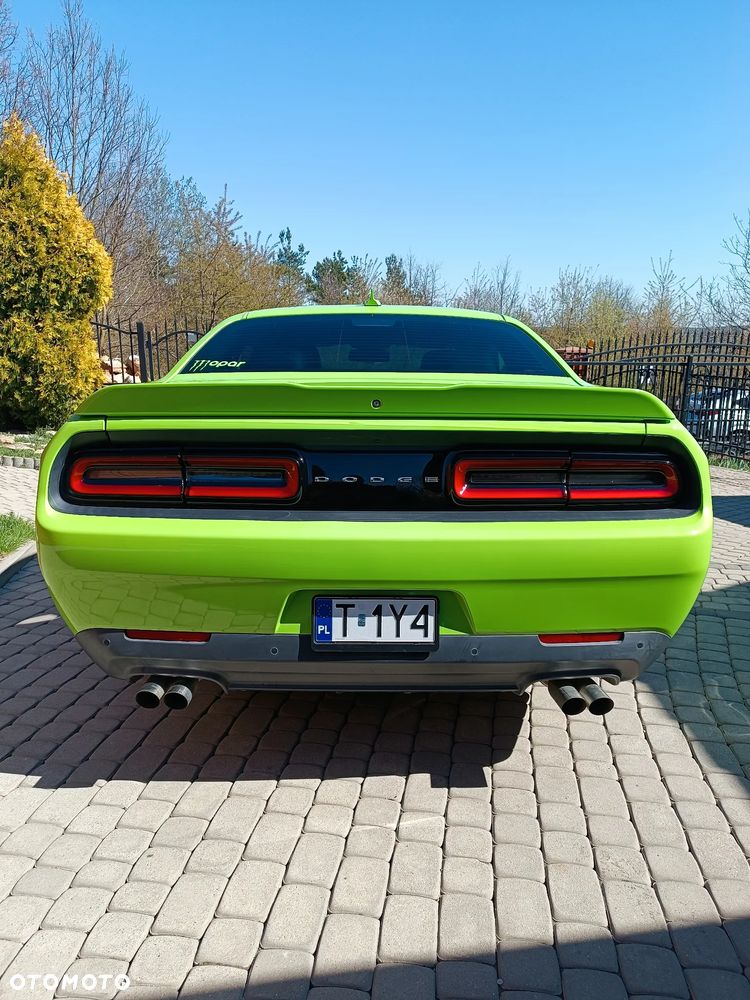 Dodge Challenger - 21