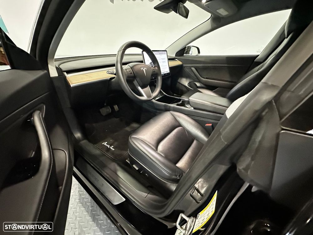 Tesla Model 3 - 12