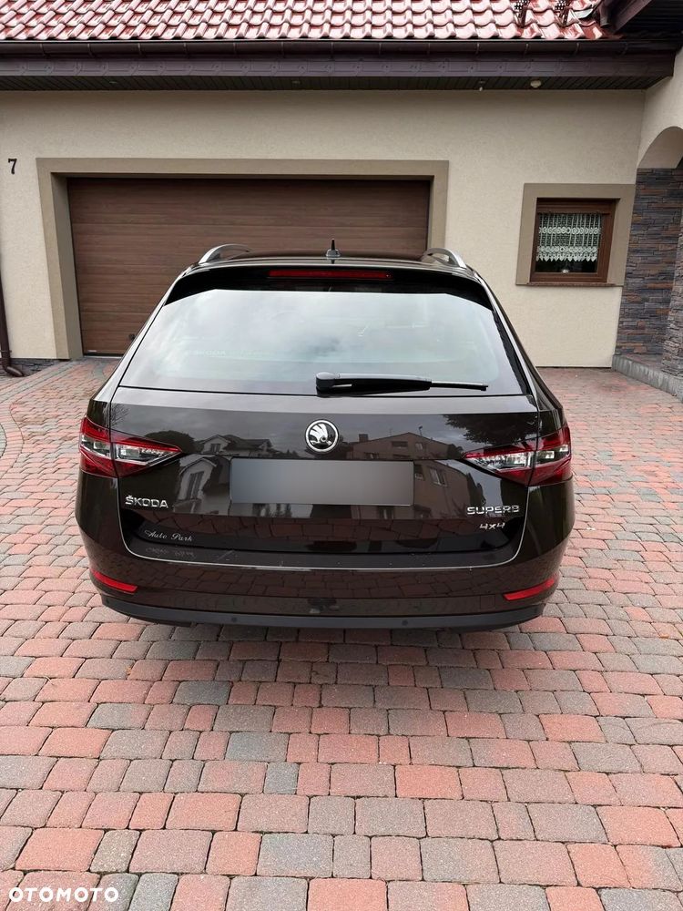 Skoda Superb 2.0 TDI 4x4 L&K DSG - 3