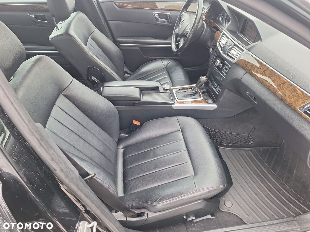 Mercedes-Benz Klasa E 200 CDI DPF BlueEFFICIENCY Automatik Avantgarde - 16