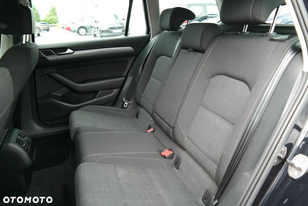 Volkswagen Passat 2.0 TSI Business DSG - 13