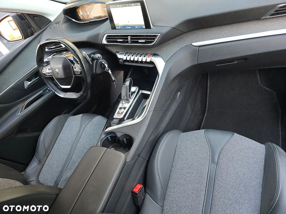 Peugeot 3008 1.5 BlueHDi Allure Pack S&S EAT8 - 16