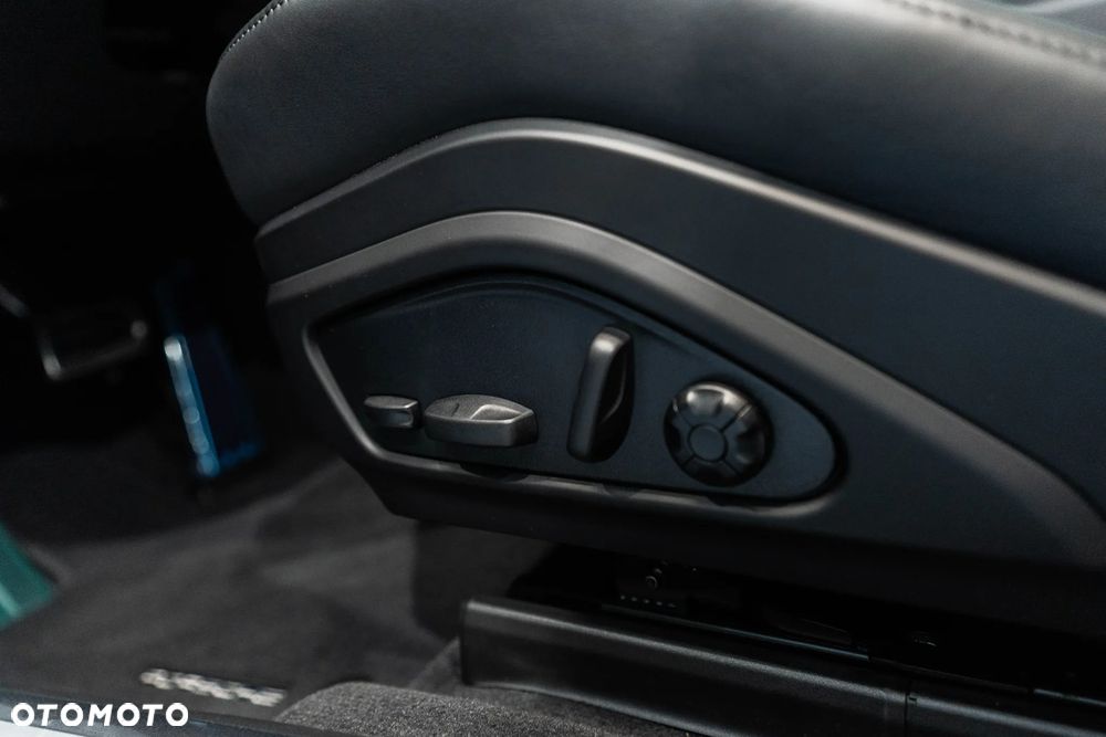 Porsche Panamera 4 E-Hybrid PHEV - 33