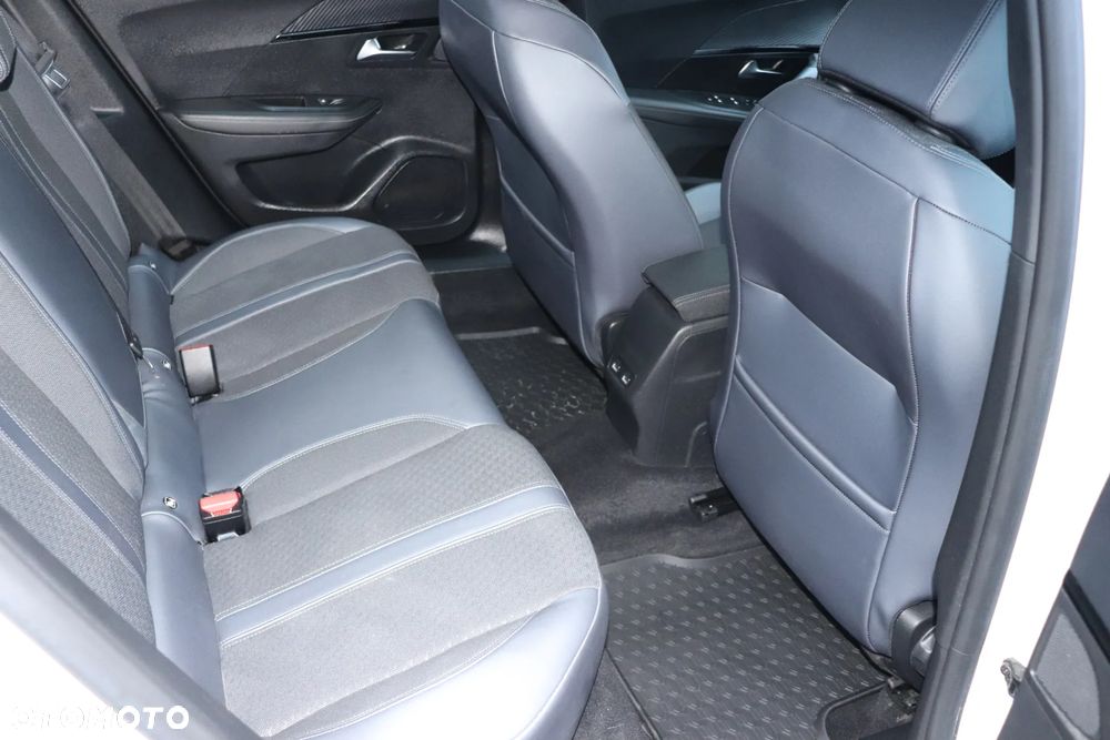 Peugeot 2008 PureTech 130 GT Pack - 12