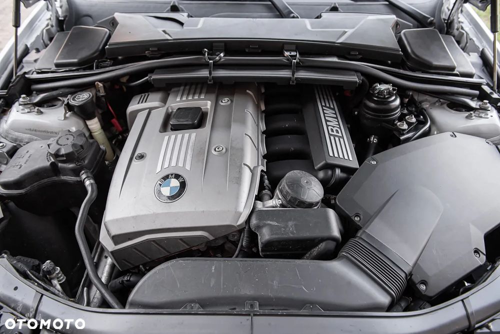 BMW Seria 3 325i - 26
