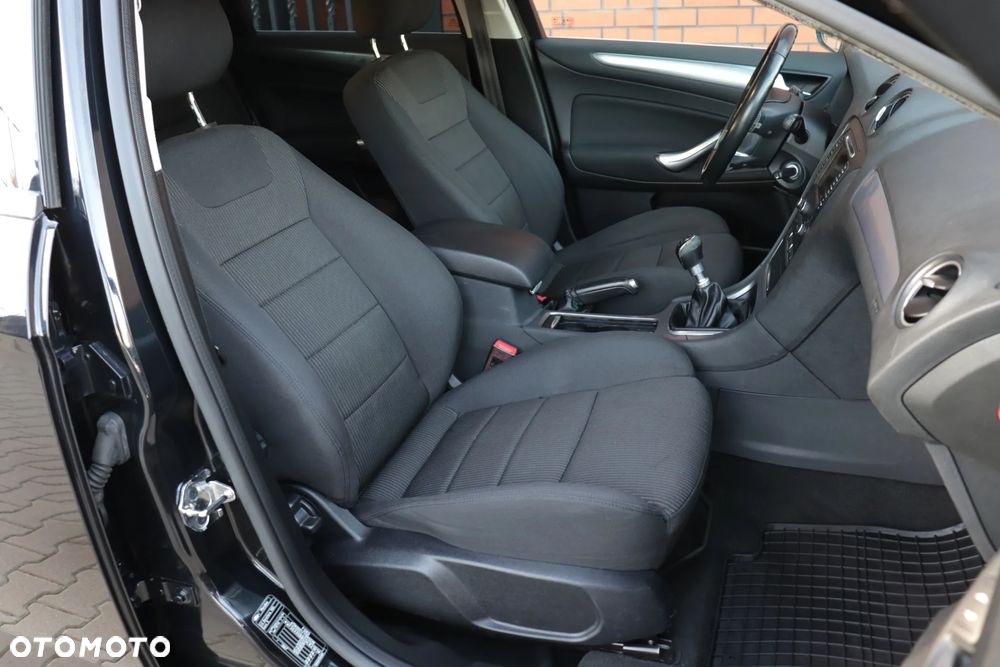 Ford Mondeo 2.0 TDCi Titanium - 32